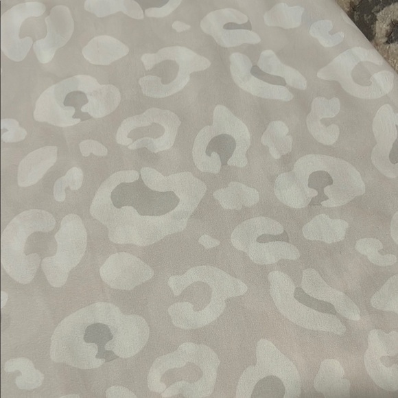 Buddy Love Cream Leopard Blouse - Picture 2 of 4